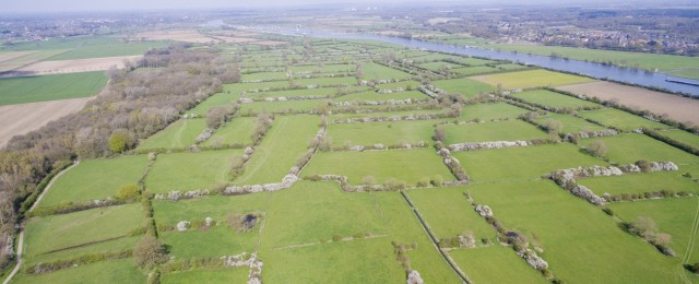 Aanzicht Brabants Maasheggenlandschap vanuit de lucht.